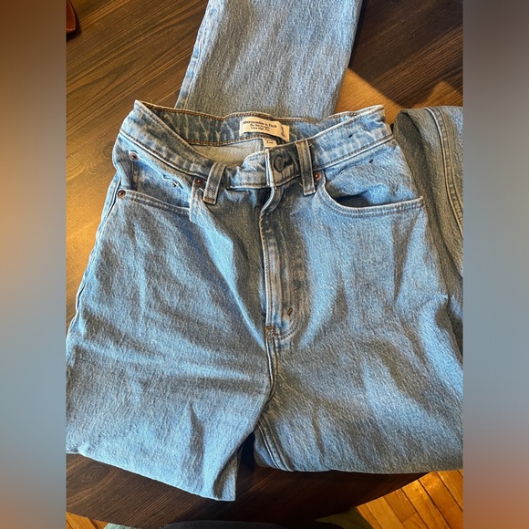 Abercrombie & Fitch The 90s Straight Ultra High Rise Curve Love Denim Jeans - Picture 2 of 8